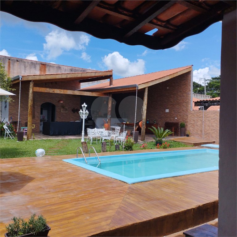 Chácara à venda com 3 quartos, sendo 1 suíte,  no Centro, Araçoiaba da Serra, SP