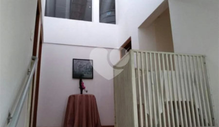 Casa à venda com 4 quartos, sendo 2 suítes, no condomínio Parque Imperial da Cantareira, Mairiporã - SP