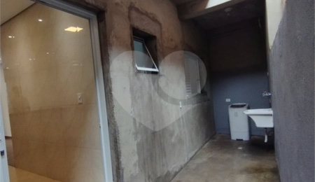 Casa à venda com 2 quartos em Jardim das Pedras, São Paulo, SP