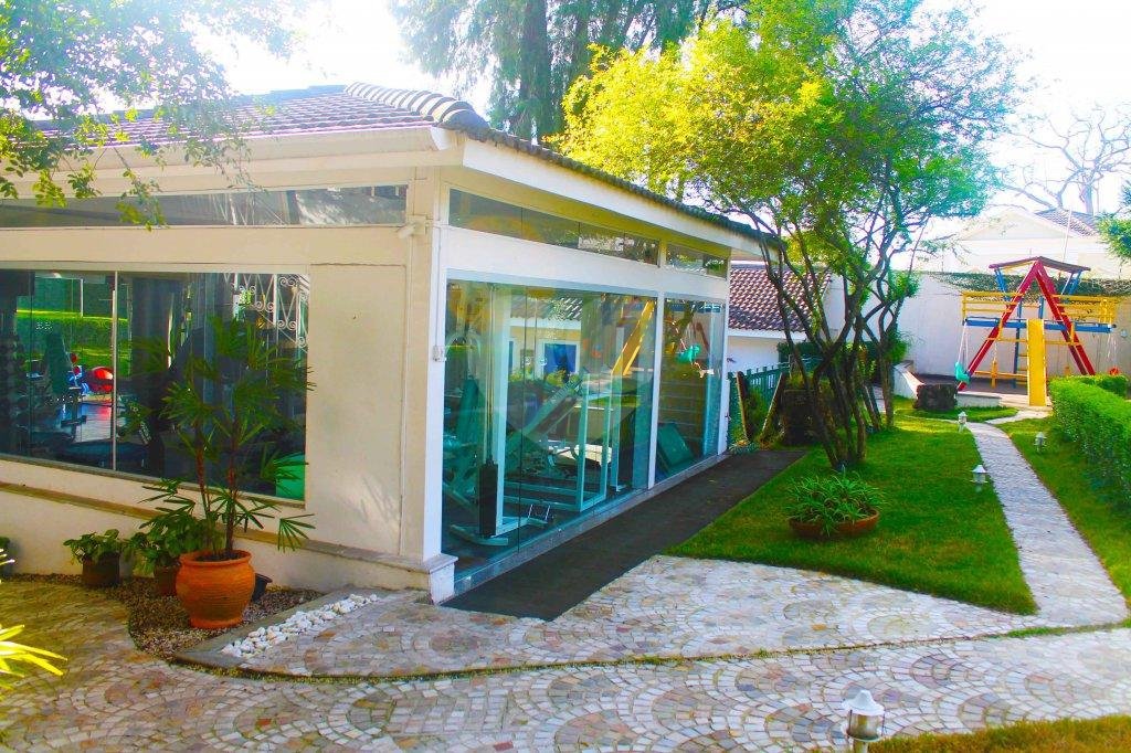 Casa à venda ou para alugar com 5 suítes no condomínio Arataca, São Paulo - SP