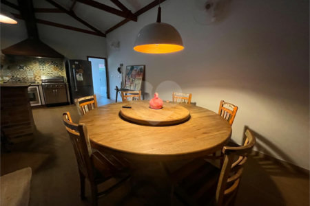 Casa à venda com 5 quartos, sendo 2 suítes, em Parque Residencial Colina das Estrelas, Tatuí, SP