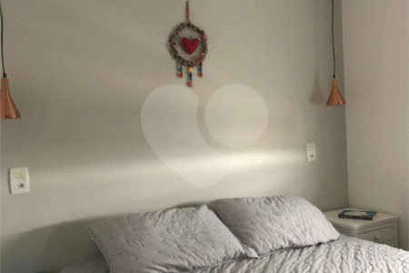 Apartamento à venda com 3 quartos, sendo 1 suíte, em Jardim Parque Morumbi, São Paulo, SP