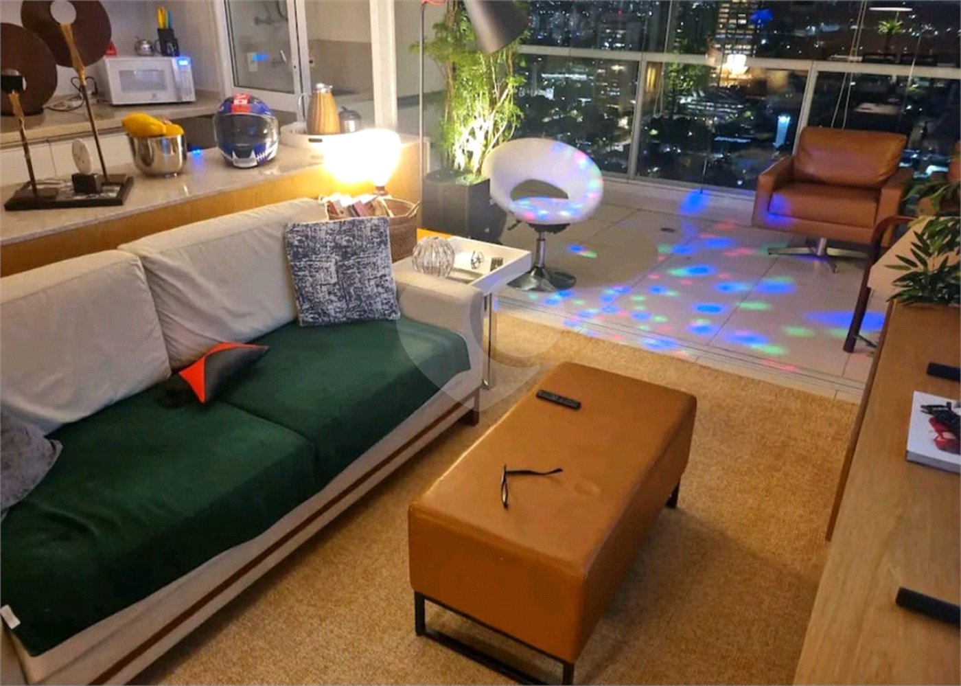 Apartamento à venda com 2 quartos, sendo 1 suíte, em Pinheiros, São Paulo, SP