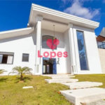 Casa à venda com 4 quartos, sendo 2 suítes, no condomínio Residencial Monte Carlo, São José dos Campos - SP