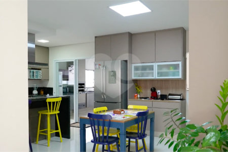 Casa à venda com 3 suítes no condomínio Residencial Terras de Vinhedo, Vinhedo - SP