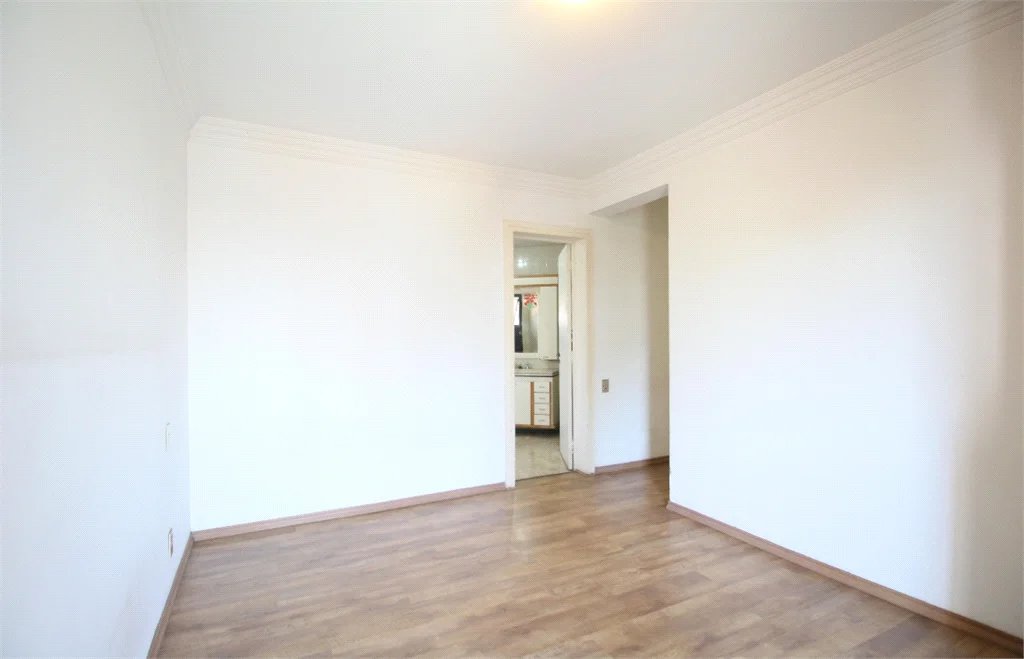 Apartamento à venda com 3 suítes em Vila Suzana, São Paulo, SP