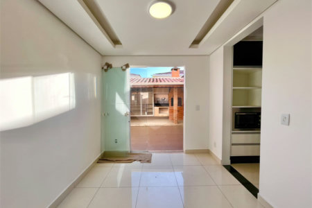 Casa à venda com 3 quartos, sendo 1 suíte, no condomínio Residencial Villa Flora, Votorantim - SP