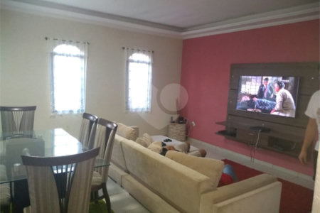 Casa Térrea à venda com 3 suítes em Jardim São Pedro, Mogi das Cruzes, SP