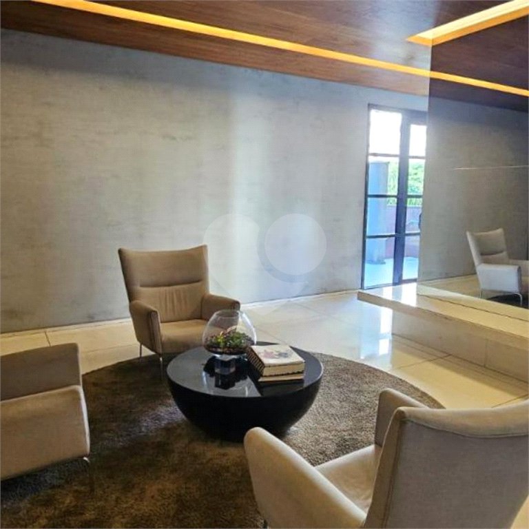 Apartamento no Itaim Bibi de 45m2 com 1 dorm, 1 banheiro, 1vaga. Estuda permuta. Viva a um passo dos melhores shoppings, hospitais, escolas e rodovias principais com 1 dorm, 1 banheiro, 1 vaga. Estuda permuta