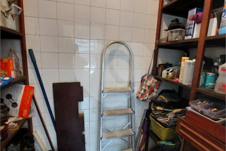 Casa à venda com 5 quartos, sendo 1 suíte, em Eldorado, São Paulo, SP