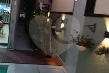 Casa à venda com 4 suítes no condomínio Sta Morriz, Campinas - SP
