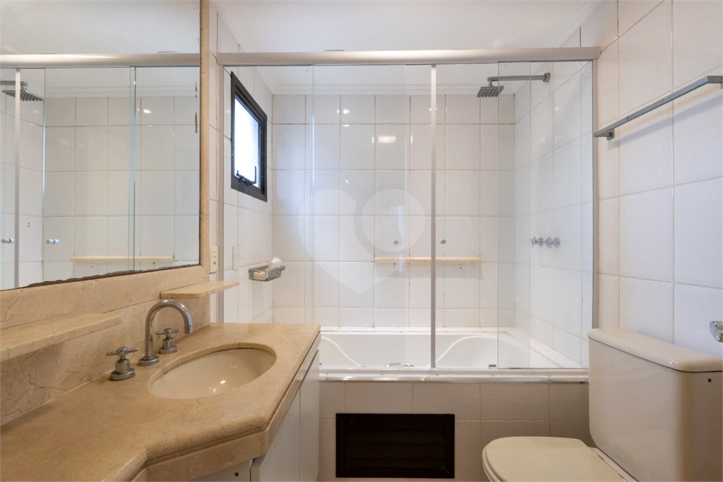Apartamento à venda com 3 suítes em Vila Nova Conceição, São Paulo, SP