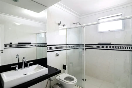 Sobrado à venda ou para alugar com 5 quartos, sendo 4 suítes, em Alto de Pinheiros, São Paulo, SP