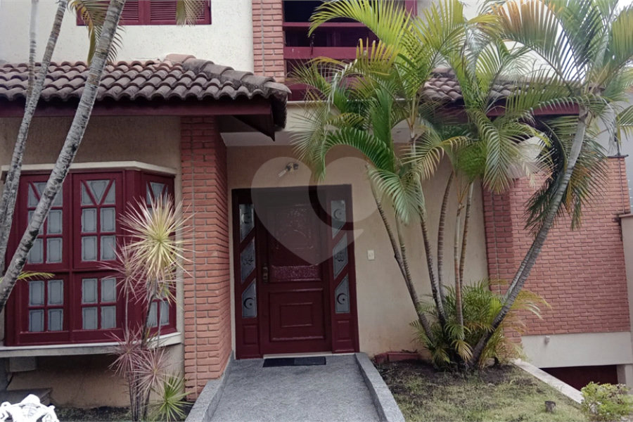 Sobrado à venda com 4 quartos, sendo 3 suítes,  em Horto Florestal, São Paulo, SP