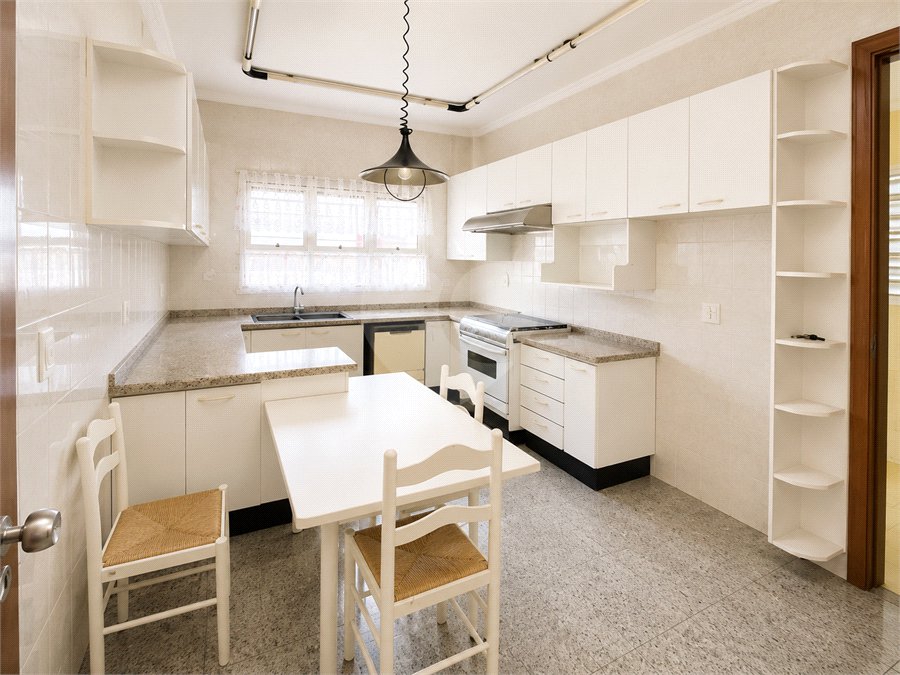 Casa Térrea para alugar com 4 quartos, sendo 1 suíte,  em Jardim América, Sorocaba, SP