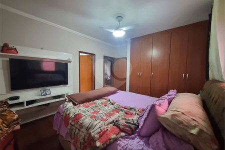 Casa à venda com 4 quartos, sendo 1 suíte, em Jardim São Carlos, Sorocaba, SP