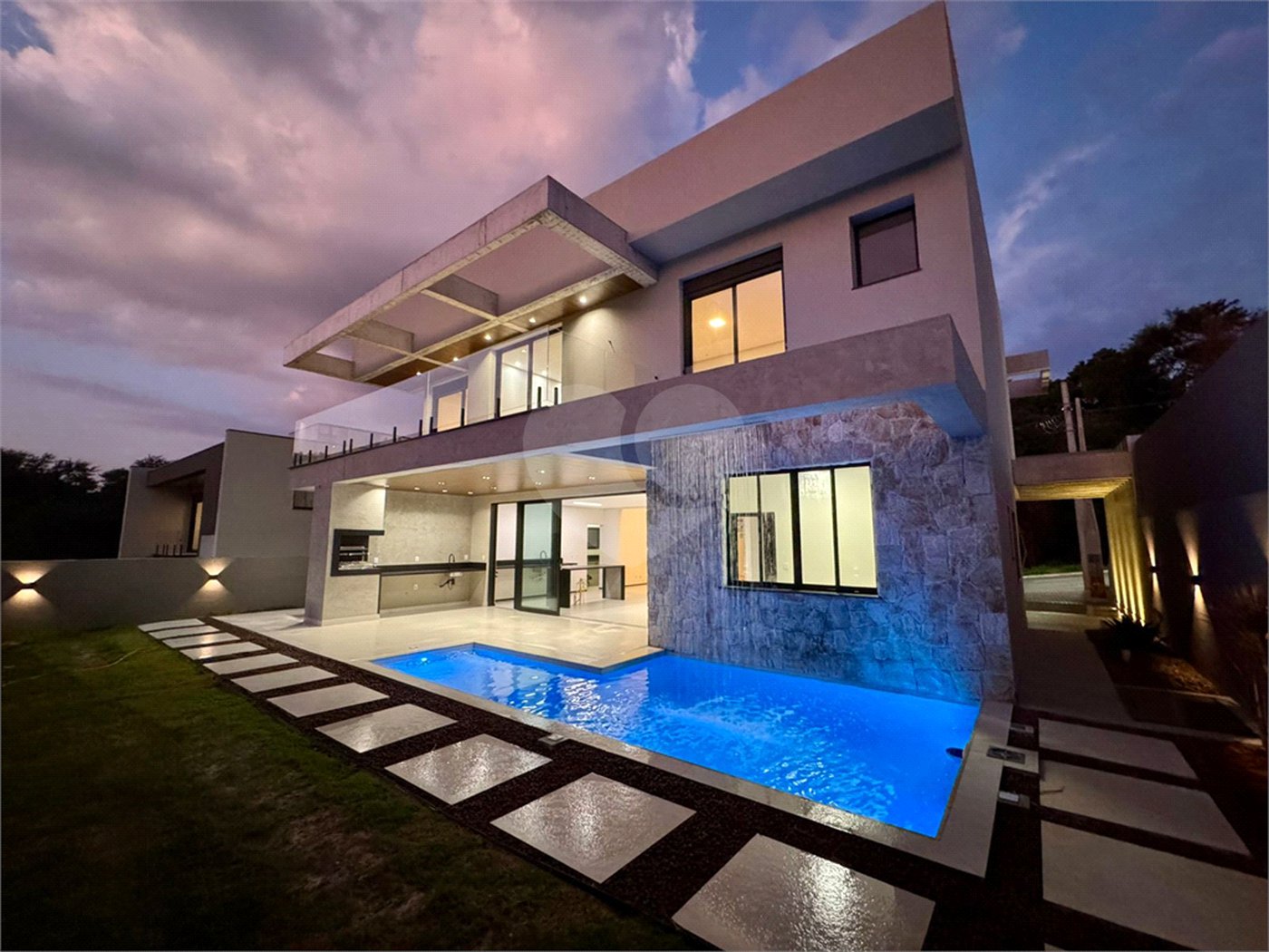 Casa à venda com 4 suítes no condomínio Reserva São Nicolau, Atibaia - SP