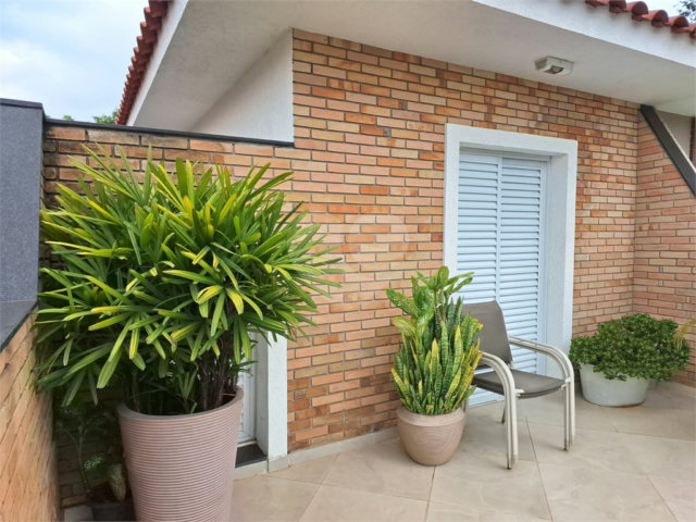 Sobrado à venda com 3 quartos, sendo 1 suíte,  em Tremembé, São Paulo, SP