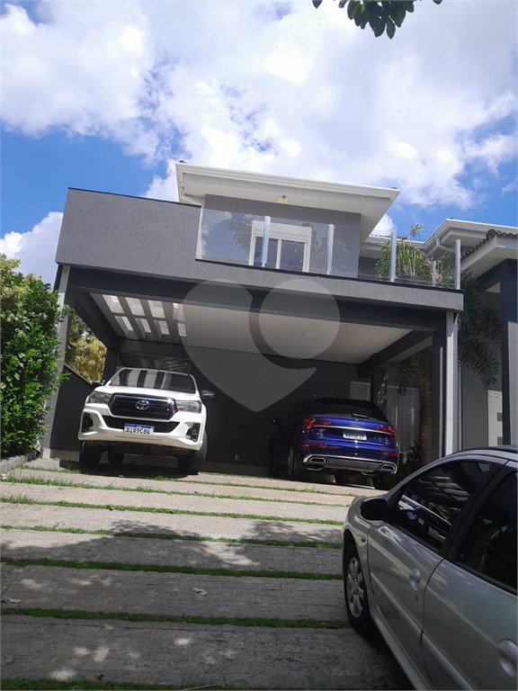 Casa à venda ou para alugar com 4 suítes em Chácaras São Carlos, Cotia, SP