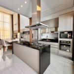 Casa à venda com 3 suítes no condomínio Residencial Mont'alcino, Valinhos - SP