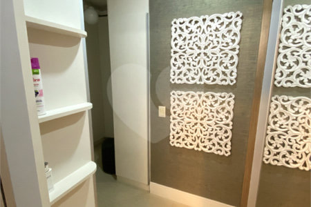 Casa à venda com 4 quartos, sendo 2 suítes, no condomínio Golden Village, Rio de Janeiro - RJ
