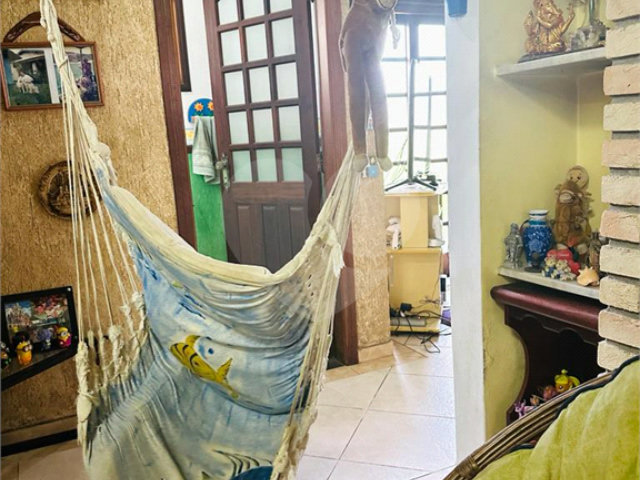 Casa Térrea à venda com 4 quartos, sendo 1 suíte,  em Interlagos, São Paulo, SP