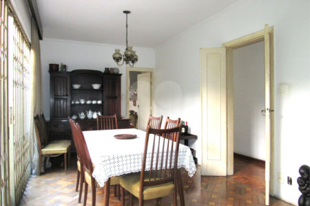 Casa à venda com 3 quartos em Moema, São Paulo, SP