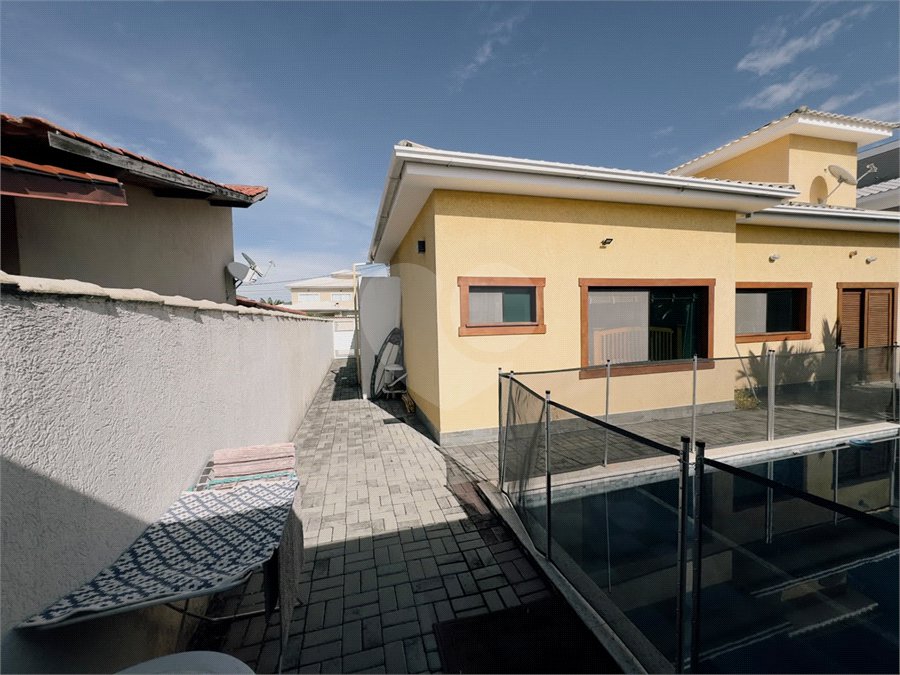 Casa em condomínio à venda com 4 quartos, sendo 2 suítes,  em Caravelas, Armação dos Búzios, RJ