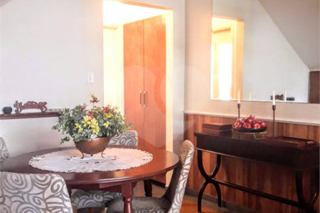 Casa à venda com 3 quartos, sendo 1 suíte,  em Jardim Aeroporto, São Paulo, SP