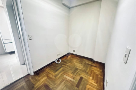 Apartamento à venda com 3 quartos, sendo 1 suíte, em Alto da Boa Vista, São Paulo, SP