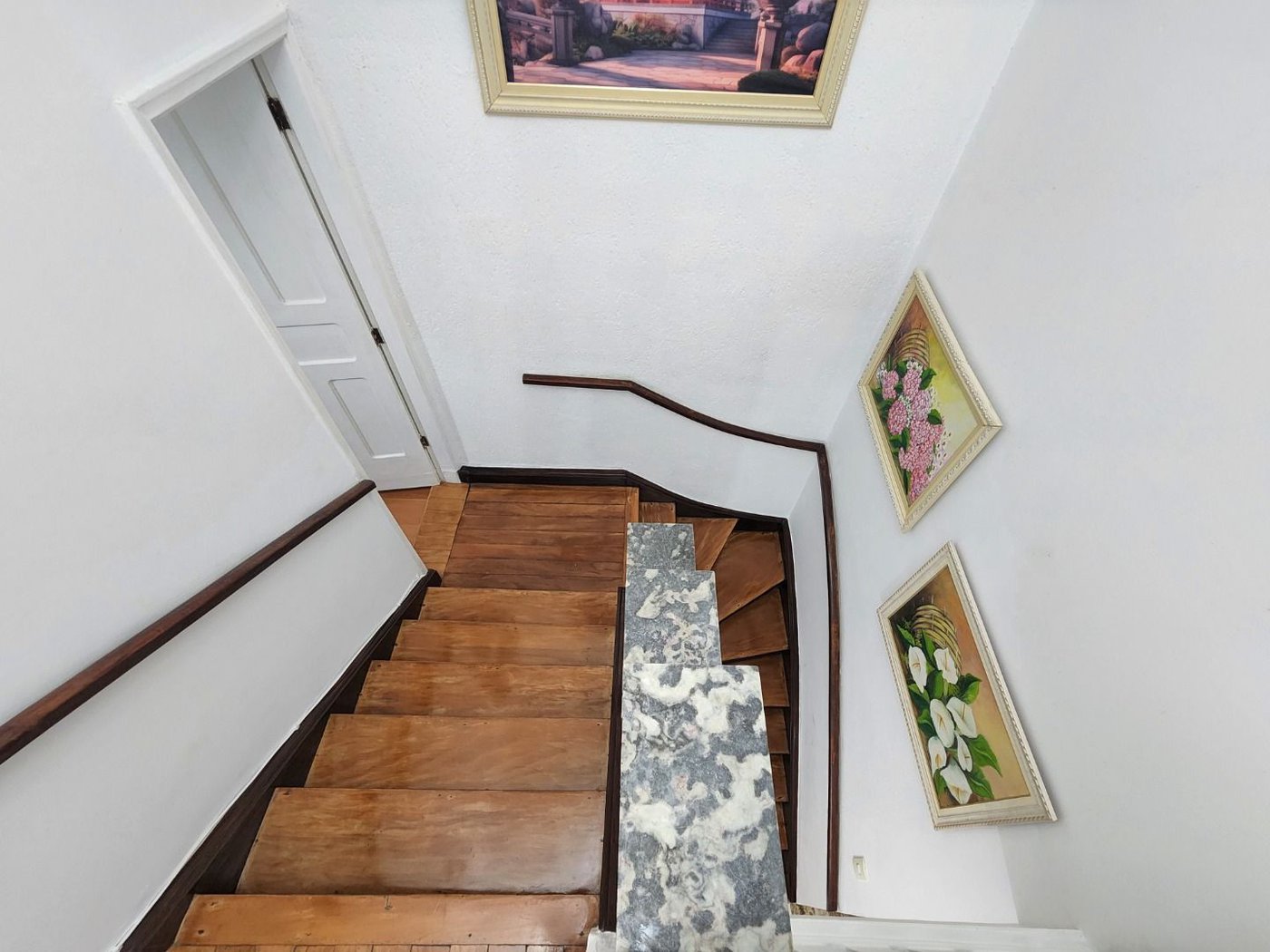 Casa próximo da praia com 3 dormitórios à venda, 128 m² por R$ 1.300.000 - Pompéia - Santos/SP