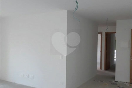 Apartamento à venda com 3 quartos, sendo 1 suíte, em Vila Paulicéia, São Paulo, SP
