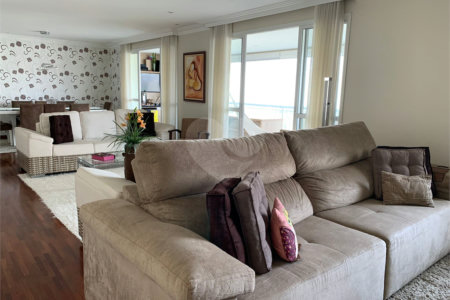 Apartamento à venda com 4 quartos, sendo 3 suítes, em Vila Andrade, São Paulo, SP