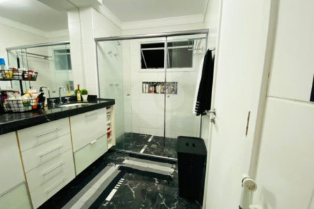 Casa à venda com 4 quartos, sendo 2 suítes, no condomínio Sunríse, São Paulo - SP