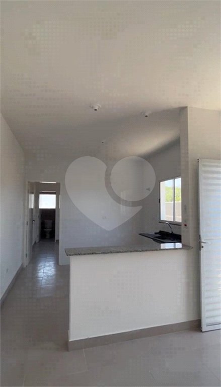 Casa à venda com 2 quartos em Chácara Holiday, Itaquaquecetuba, SP