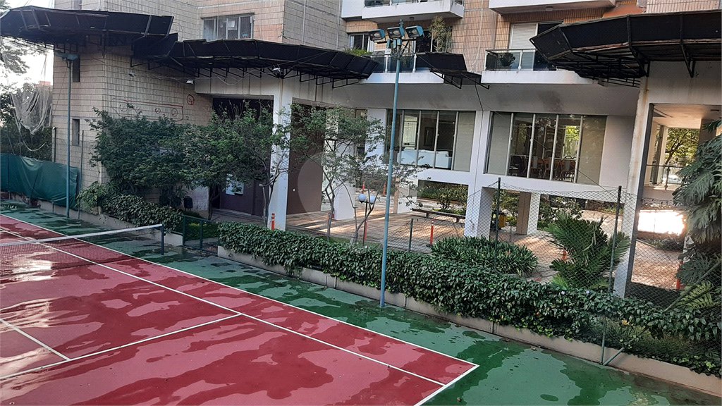 Apartamento à venda com 4 quartos, sendo 1 suíte, em Alto da Boa Vista, São Paulo, SP