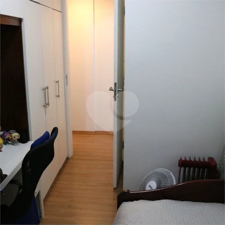 Apto na Mooca de 76m², com 2 dorms, 1 vaga, 1 suíte. Estuda permuta.