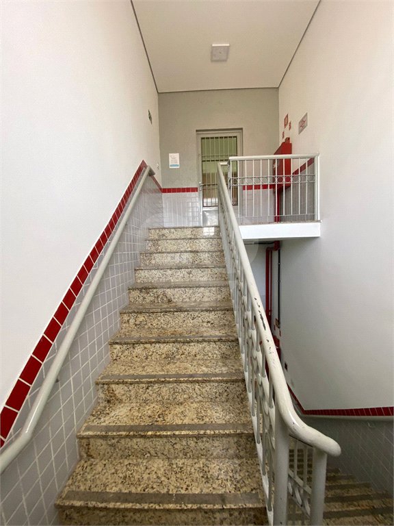 Sala para alugar em Vila Romanópolis, Ferraz de Vasconcelos, SP