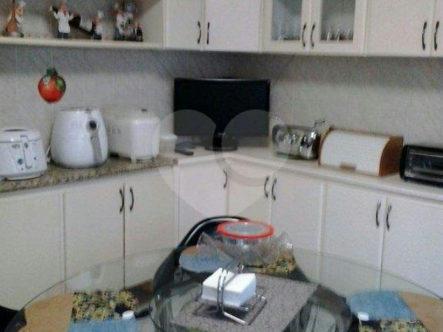 Sobrado à venda com 3 quartos, sendo 1 suíte,  em Vila Galvão, Guarulhos, SP