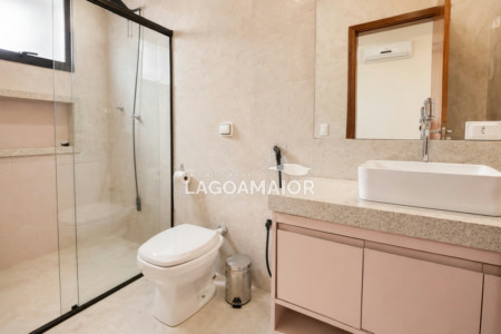 Casa à venda com 3 quartos, sendo 3 suítes, no condomínio Residencial Costa Leste, Três Lagoas - MS
