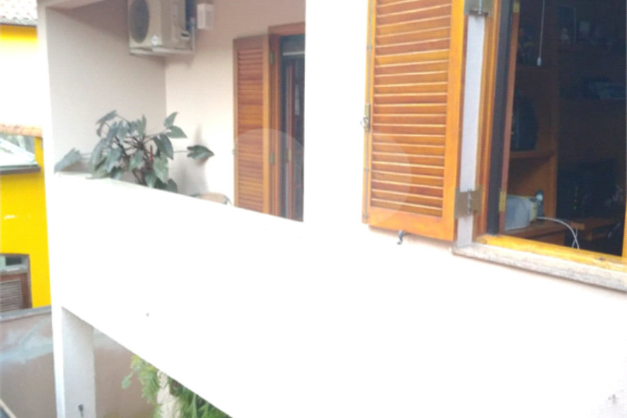 Casa à venda com 4 quartos, sendo 3 suítes, no condomínio Da Serra, São Paulo - SP