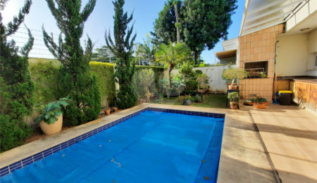 Casa à venda com 4 suítes no condomínio Las Cumbres, São Paulo - SP
