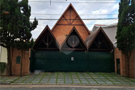Sobrado à venda com 4 quartos, sendo 2 suítes,  em Jardim Leonor, São Paulo, SP