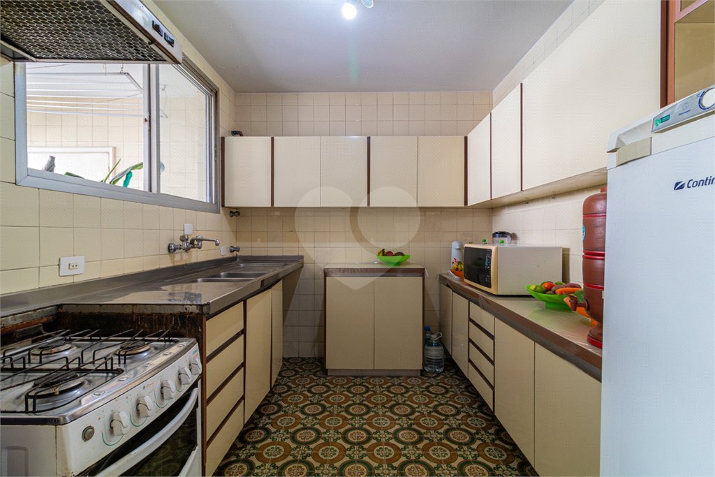 Apartamento à venda com 4 quartos, sendo 1 suíte,  em Brooklin, São Paulo, SP