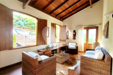 Casa à venda com 3 suítes no Centro, Santa Cruz Cabrália, BA