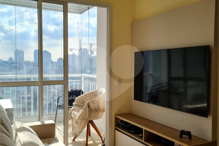 Apartamento à venda com 3 quartos, sendo 1 suíte, em Vila Dom Pedro I, São Paulo, SP