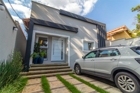 Casa Térrea à venda com 3 suítes em Alto da Boa Vista, São Paulo, SP