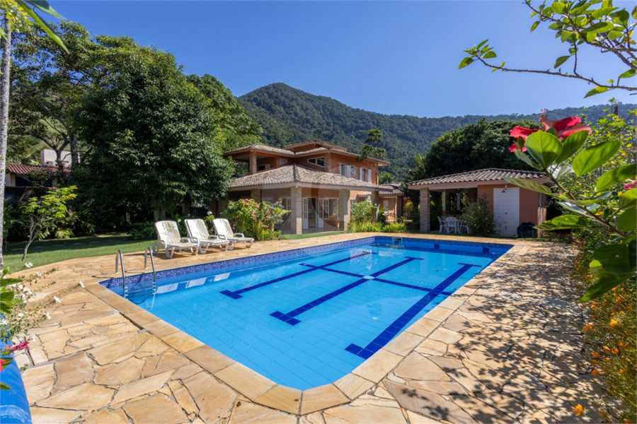 Casa à venda com 6 quartos, sendo 4 suítes, em Barequeçaba, São Sebastião, SP