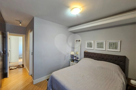 Apartamento à venda com 2 quartos, sendo 1 suíte,  em Chácara Santo Antônio, São Paulo, SP