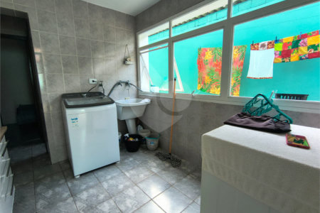Casa à venda com 3 quartos, sendo 1 suíte, em Vila Indiana, São Paulo, SP